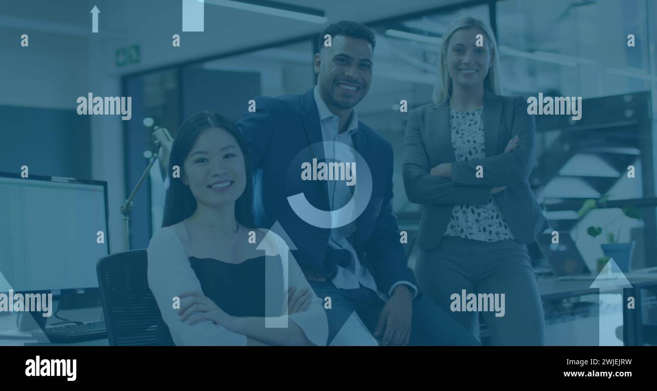 Business people smiling in office hi-res stock photography and images ...