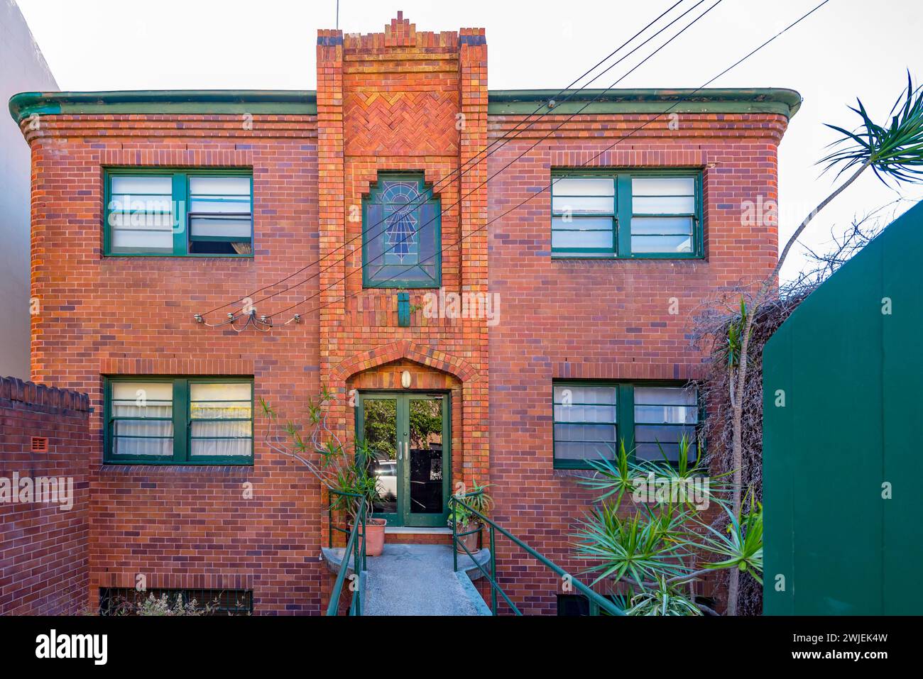 Inter-War Art Deco style single bedroom apartments on Blues Point Road, McMahons Point are also known in Australia as Units or Flats Stock Photo