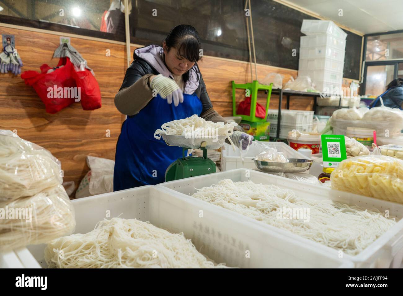 China, Yunnan, Shangri-La Food market Stock Photo - Alamy