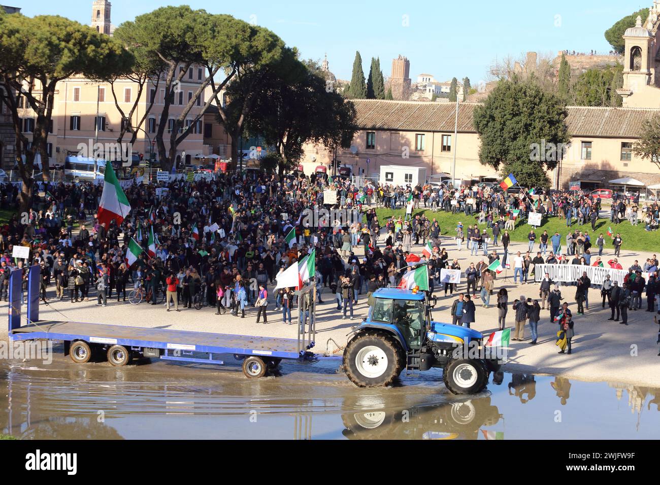 Rome, Italy. February 15, 2024. The farmers' protest in the Italian capital, the tractors arrived at the Circus Maximus. Rome, Italy. February 15, 2024. ANTONIO NARDELLI / ALAMY LIVE NEWS Stock Photo