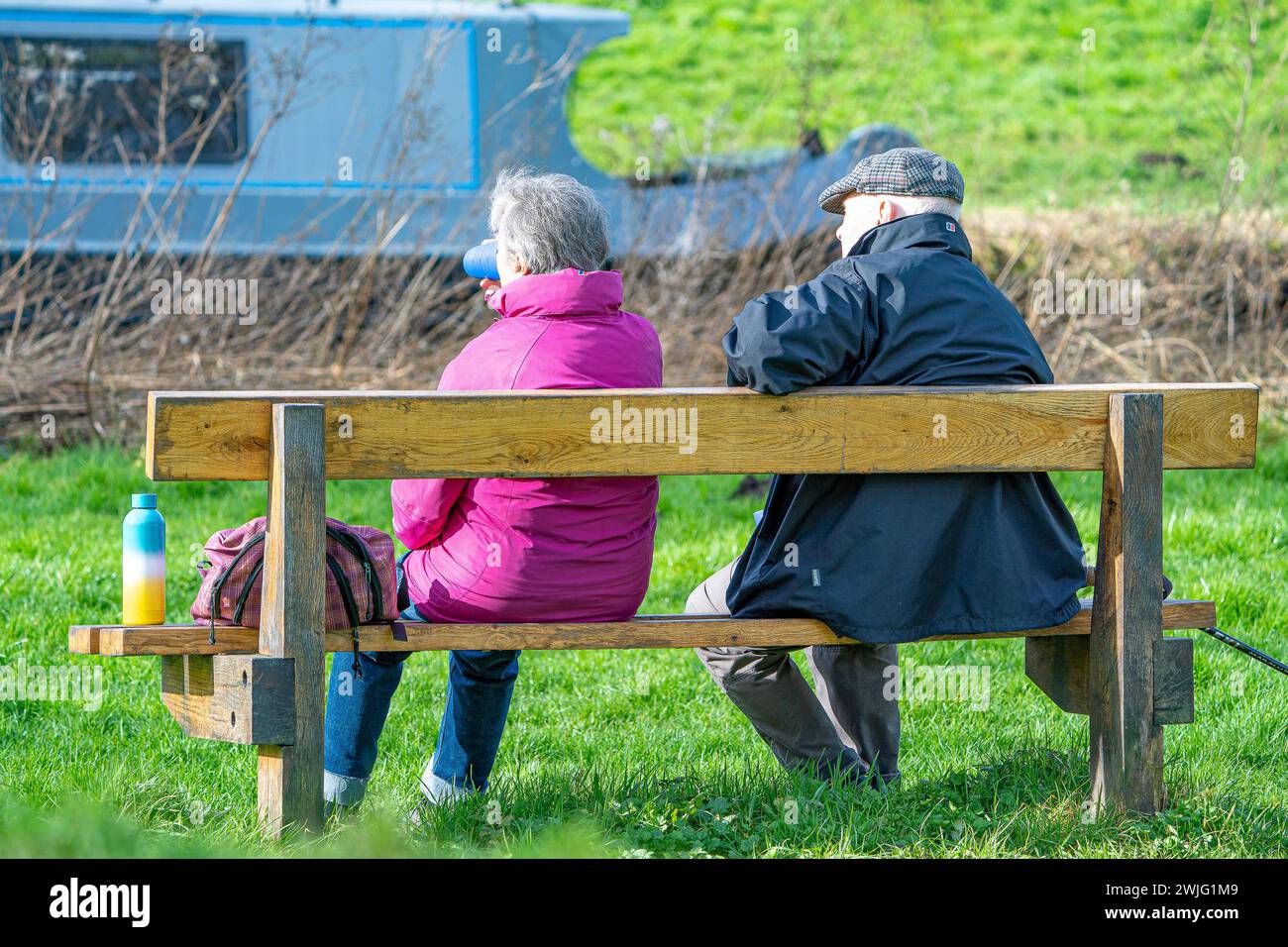 Kidderminster, UK.15th February, 2024. UK weather: people in the Midlands are out and about enjoying the unseasonably warm winter sunshine. Credit: Lee Hudson/Alamy Live News Stock Photo
