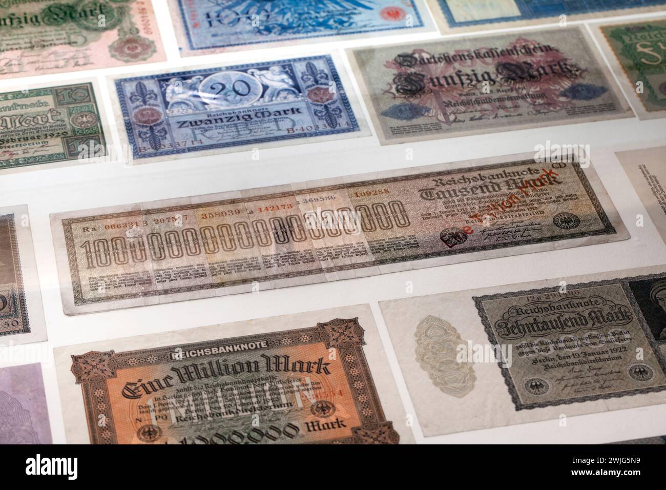 Historic  banknotes, GermanHyperinflation Papiermark, Germany, 1920s, Europe Stock Photo