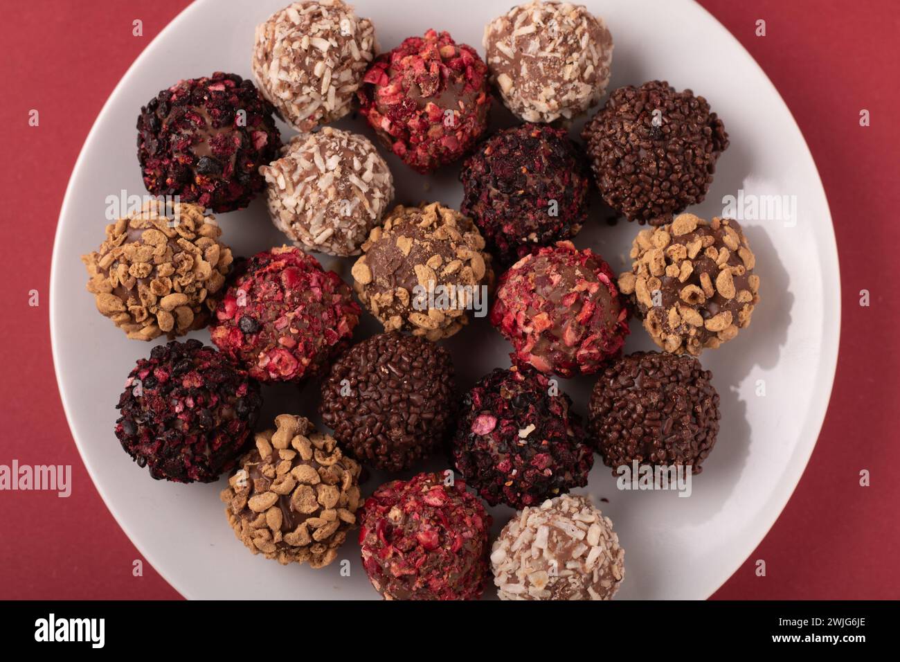 candy, top view, plate, food, sweet, mixed, collection, chocolate, calorie, sugar, snack, dessert, calories, treat, cocoa, confectionery, delicious, e Stock Photo