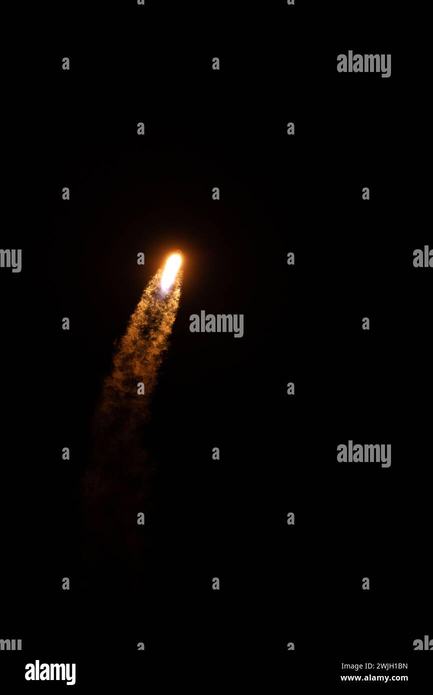 A SpaceX Falcon 9 rocket carrying Intuitive Machines’ Nova-C lunar lander lifts off from Launch Pad 39A at NASA’s Kennedy Space Center in Florida at 1 Stock Photo