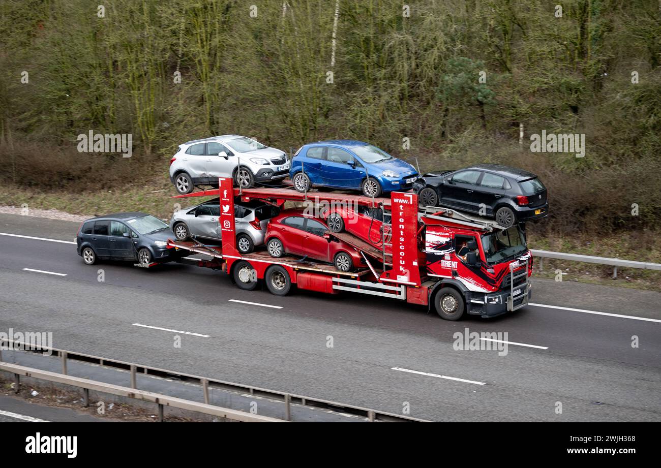 Accident damaged cars hi-res stock photography and images - Alamy
