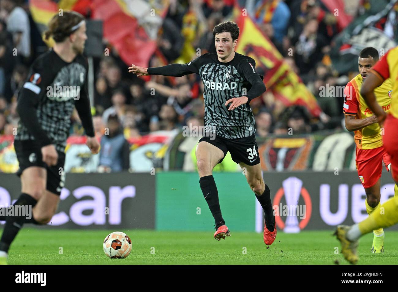 Lens, France. 15th Feb, 2024. Merlin Röhl (34) of Freiburg pictured in ...