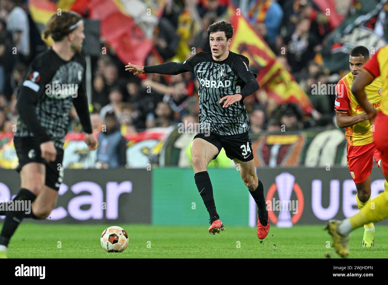 Lens, France. 15th Feb, 2024. Merlin Röhl (34) of Freiburg pictured in action during the Uefa Europa League play-off -first leg game in the 2023-2024 season between Racing Club de Lens and SC Freiburg on February 15, 2024 in Lens, France. (Photo by David Catry/Isosport) Credit: sportpix/Alamy Live News Stock Photo