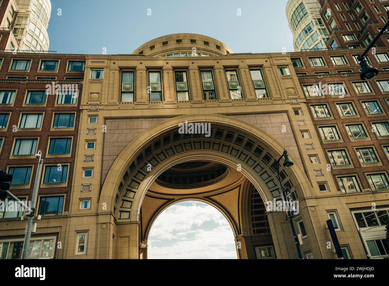 Rowes wharf arch hires stock photography and images Alamy