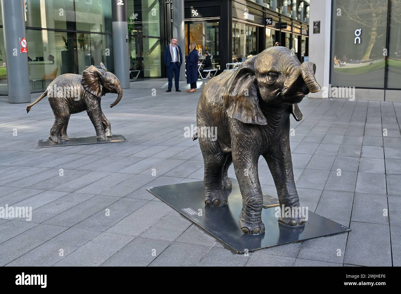 Spitalfields Market London Bronze elephant sculpture by Gillie and