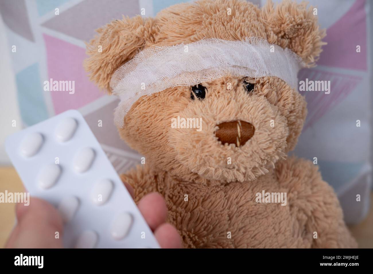 Bandaged head hi-res stock photography and images - Alamy