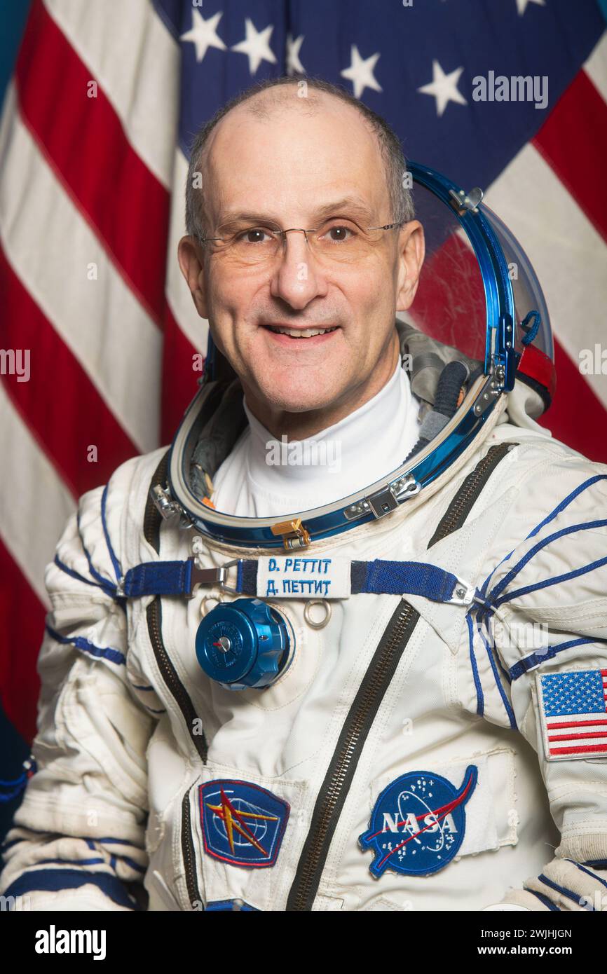 Soyuz MS-25 Backup Crew Sokol Suit Portrait - Don Pettit.  Photographer:  Andrey Shelepin Stock Photo