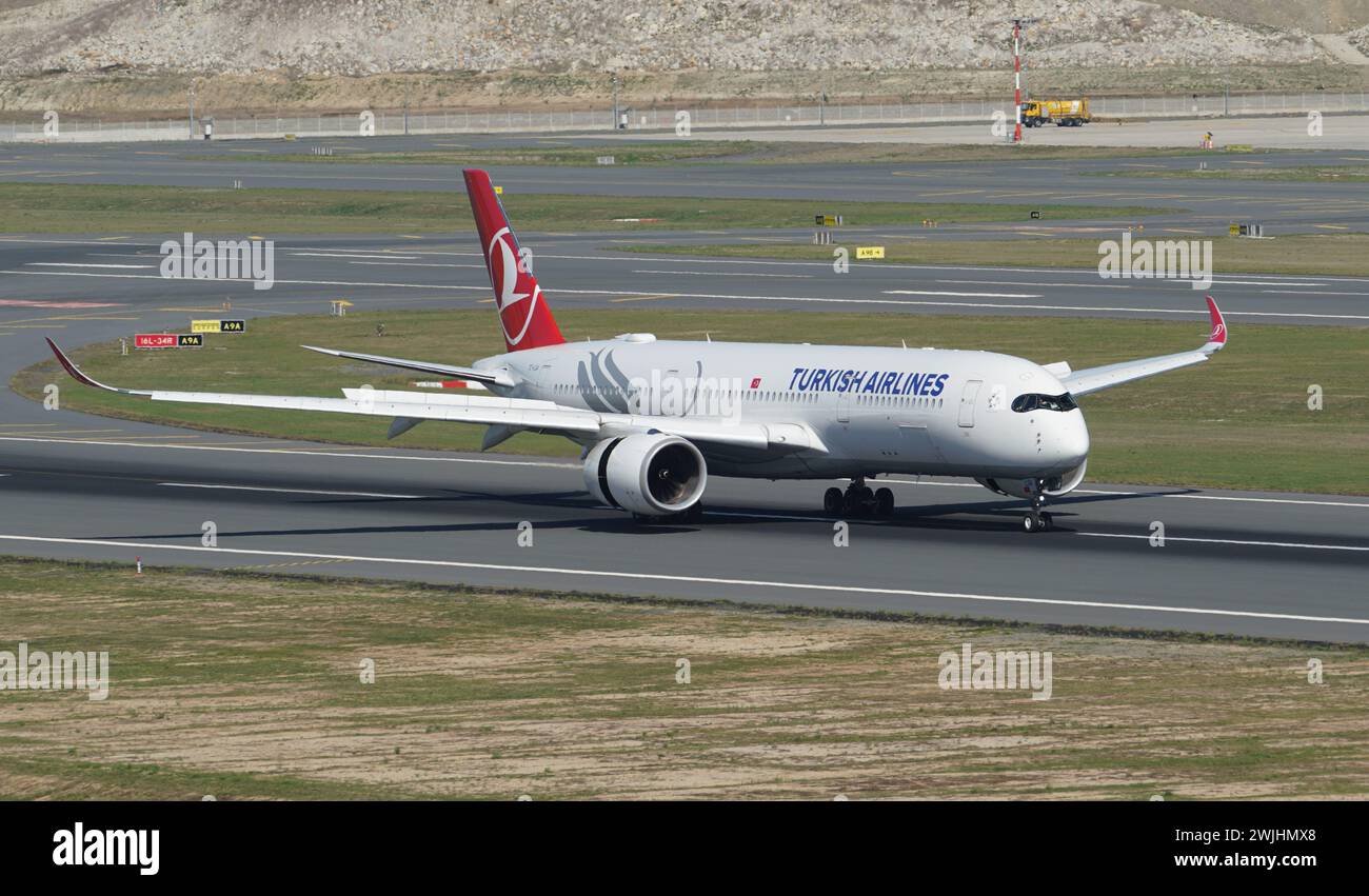 ISTANBUL, TURKIYE - OCTOBER 01, 2022: Turkish Airlines Airbus A350-941 (403) landing to Istanbul International Airport Stock Photo