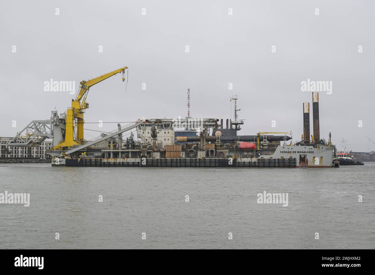 schneidkopfsaugbagger-fernao-de-magalhaes-der-rostocker-seekanal-wird