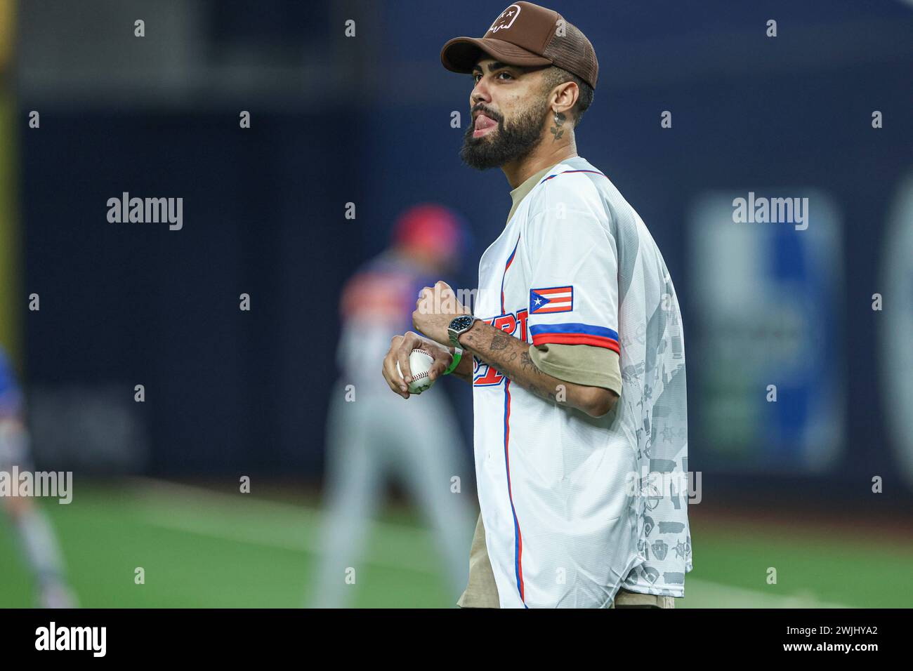 MIAMI, FLORIDA - FEBRUARY 2: Jay Wheeler José Ángel López Martínez, known as Jay Wheeler, is a Puerto Rican singer, songwriter, producer and dancer.    ,during a game between Mexico and Puerto Rico at loanDepot park as part of Serie del Caribe 2024 on February 2, 2024 in Miami, Florida. (Photo by Luis Gutierrez/Norte Photo) Stock Photo