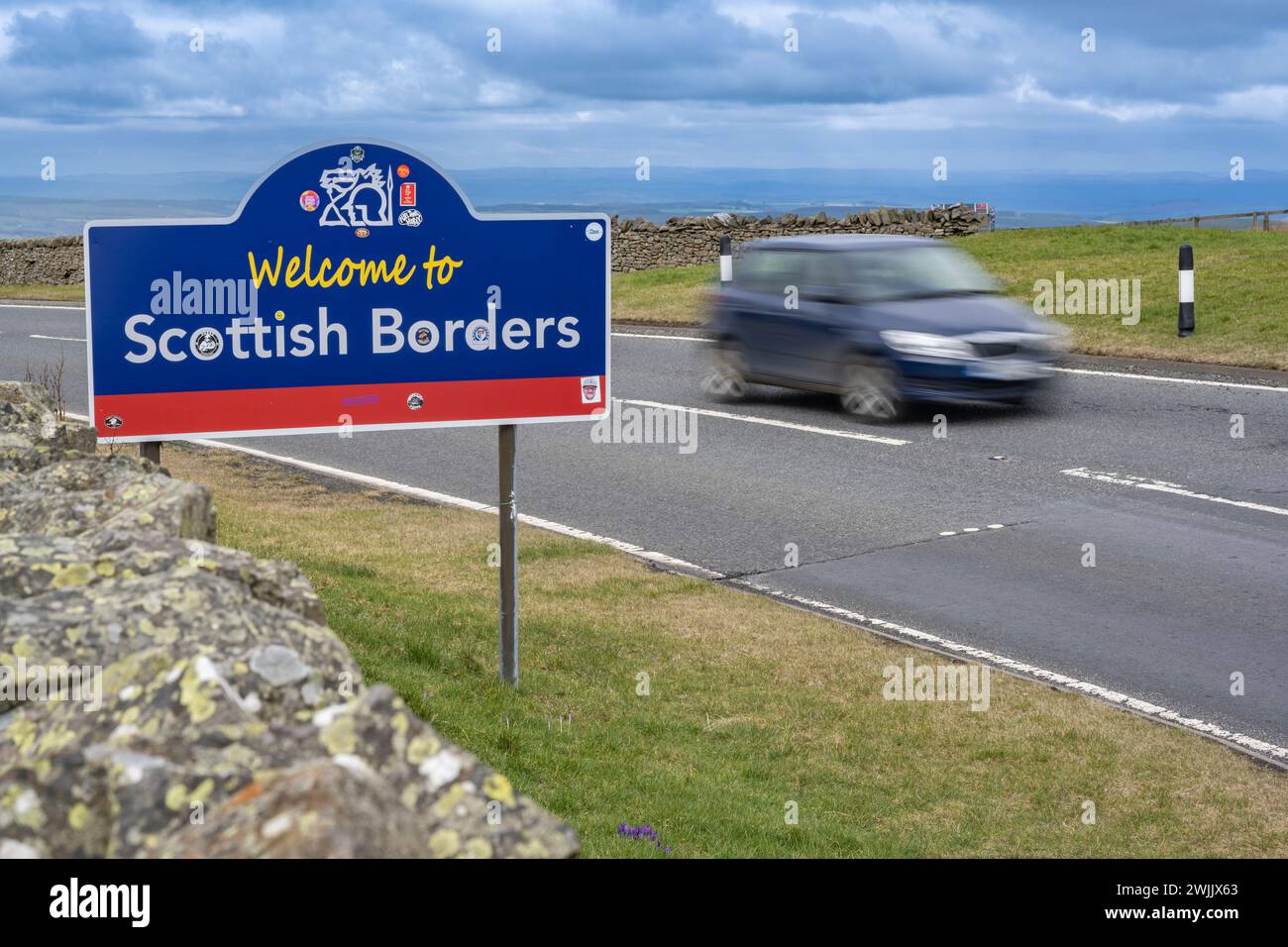 Cart Bar, Scottish / English Border, Scotland, Northumberland.  Images of the sign and huge rock at the Scottish Border, at Carter Bat, on the border Stock Photo