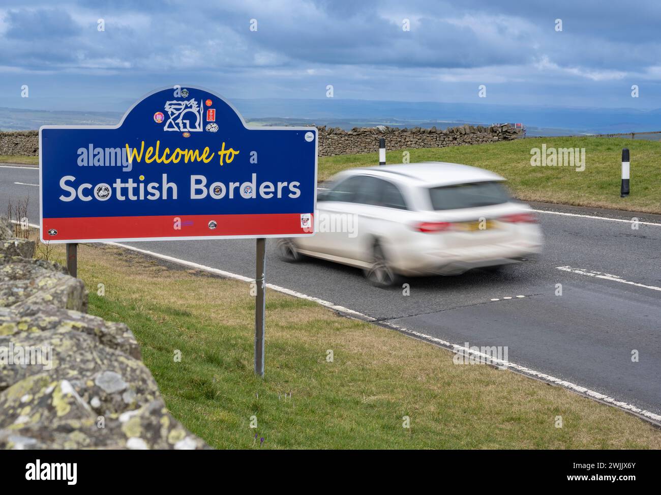 Cart Bar, Scottish / English Border, Scotland, Northumberland.  Images of the sign and huge rock at the Scottish Border, at Carter Bat, on the border Stock Photo