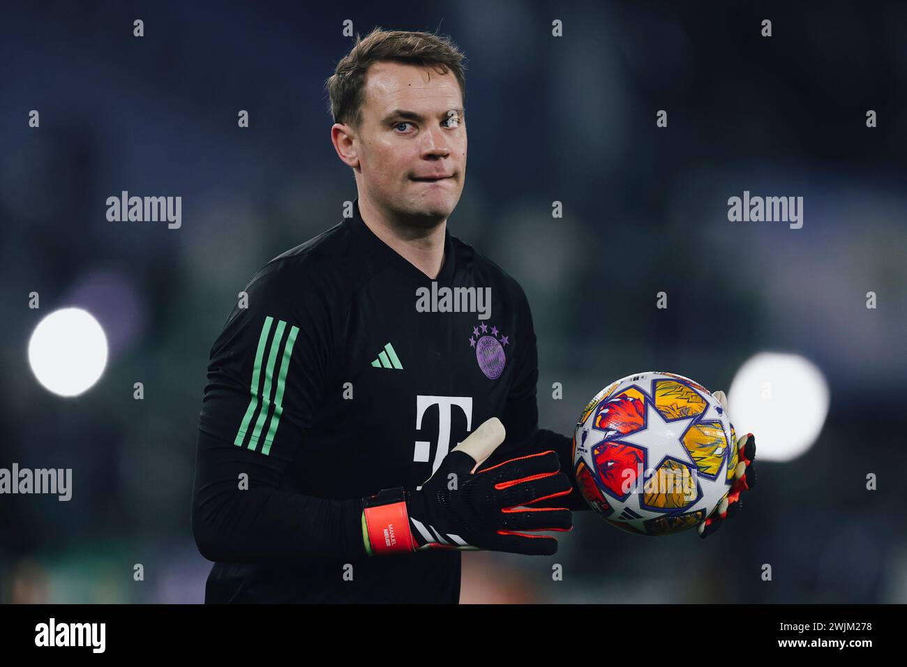 bayern-munich-s-german-goalkeeper-manuel-neuer-looks-during-the-warm-up