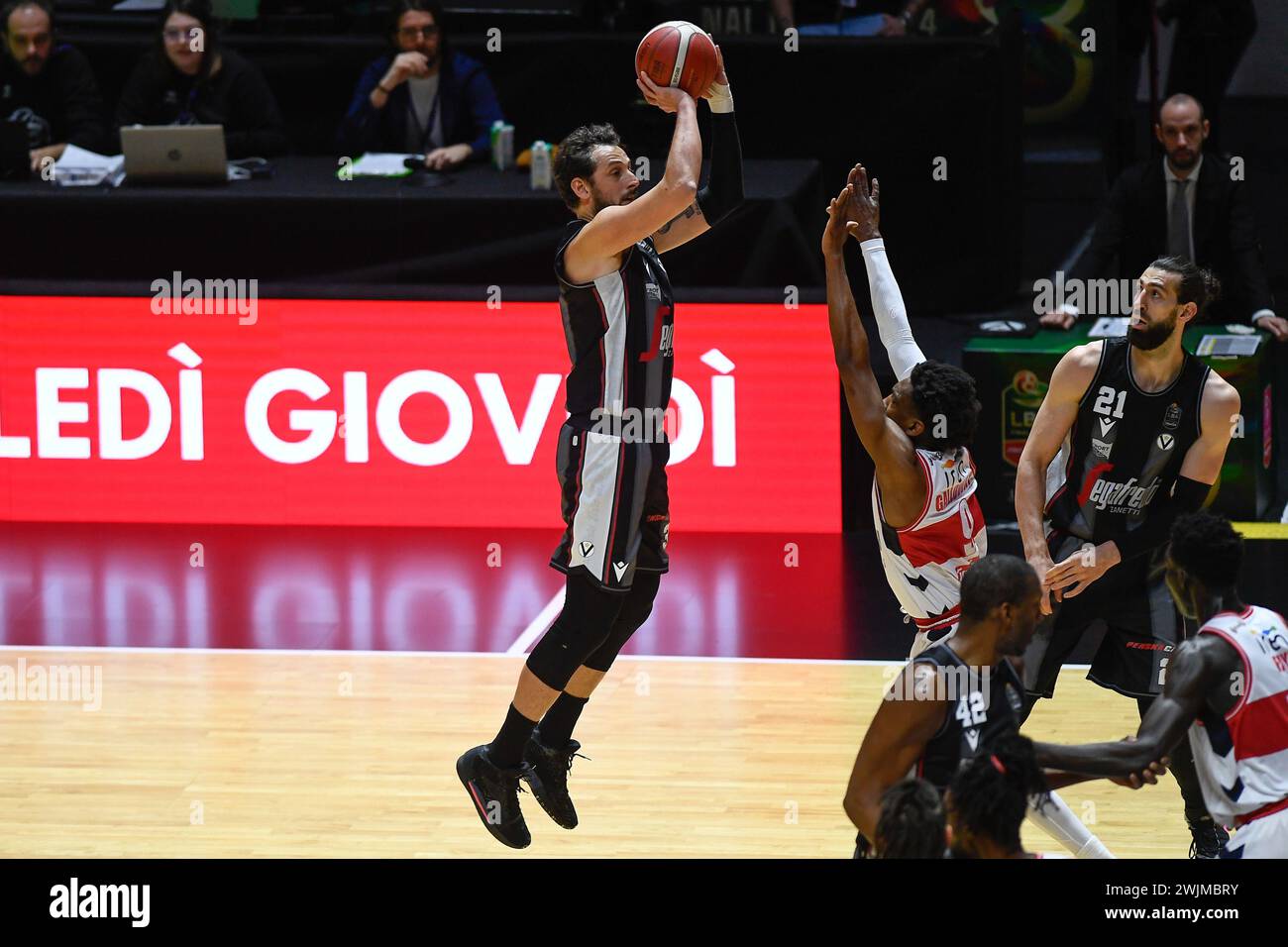 City Officials Support Pallacanestro Fiorentina Marco Belinelli and The Role of Municipal Leadership and Political Support