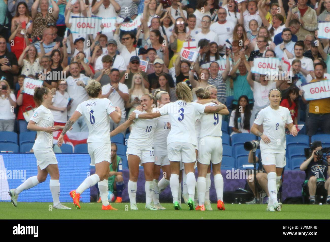 ellen-white-celebrates-her-goal-england-v-norway-uefa-womens-euro