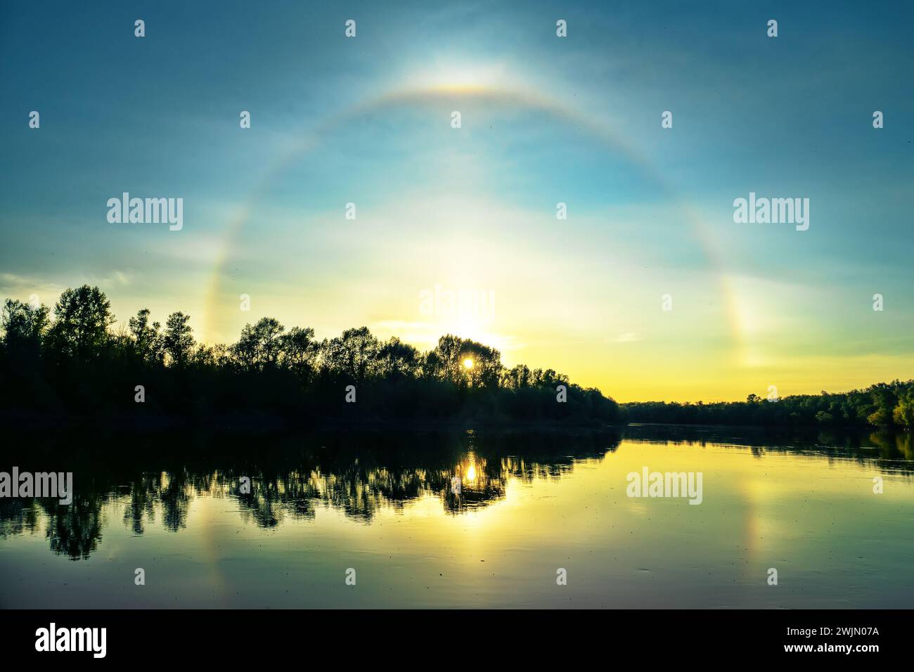 Unusual atmospheric phenomena. Very bright double halo (parhelic ring(02)