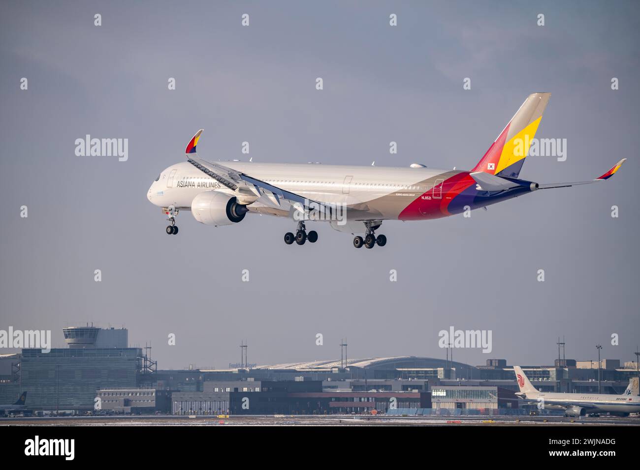 Asiana a350 hi-res stock photography and images - Alamy