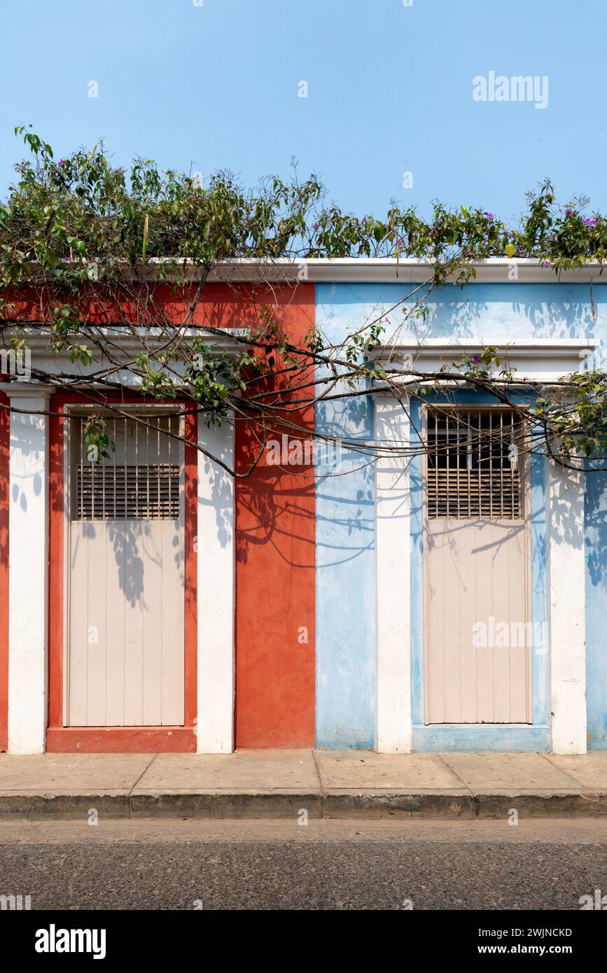 Colonial architecture in Cartagena, Colombia Stock Photo - Alamy