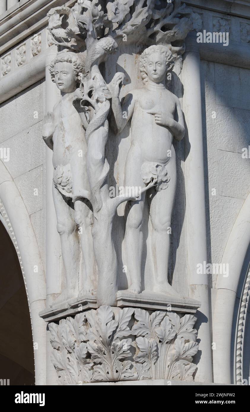 Staues in venice hi-res stock photography and images - Alamy