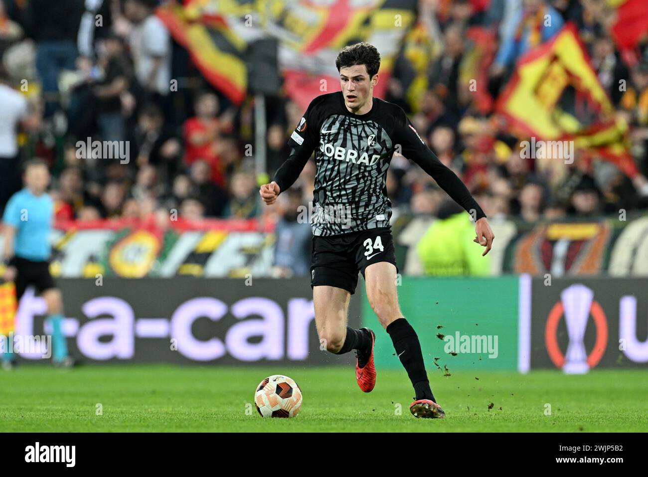 Lens, France. 15th Feb, 2024. Merlin Röhl (34) of Freiburg pictured during the Uefa Europa League play-off -first leg game in the 2023-2024 season between Racing Club de Lens and SC Freiburg on February 15, 2024 in Lens, France. (Photo by David Catry/Isosport) Credit: sportpix/Alamy Live News Stock Photo