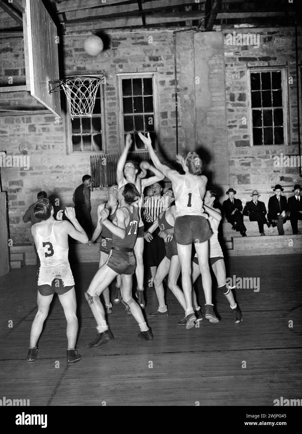 High School basketball game, Eufaula, Oklahoma, USA, Russell Lee, U.S. Farm Security Administration, February 1940 Stock Photo