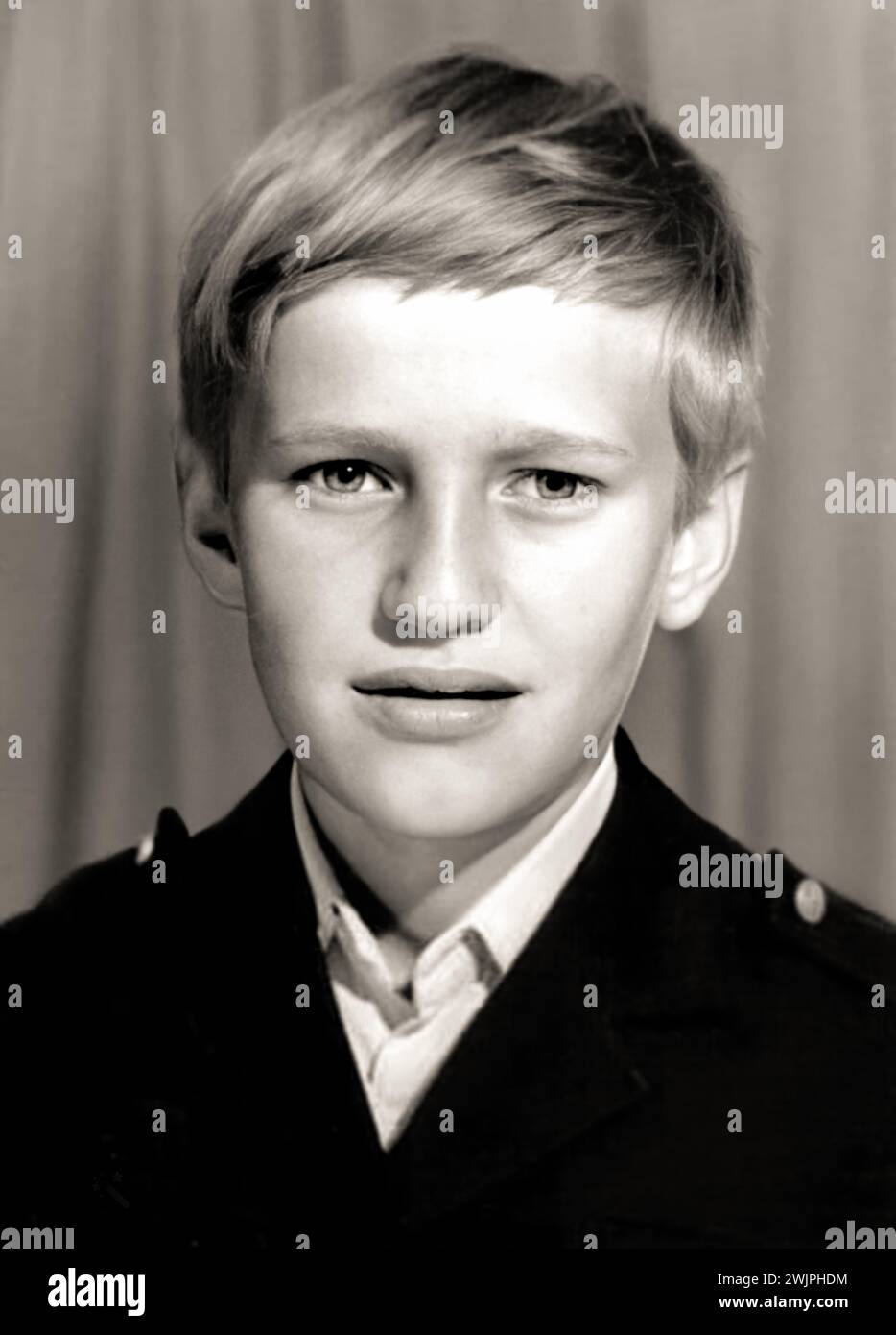 1986 c. , URSS  : The russian lawyer and politician ALEXEI NAVALNY ( Aleksej Naval'nyj , 1976 - 2024 ), great opposer leader of russian criminal dictator VLADIMIR PUTIN ( born in 1952 ), when was young boy , aged 10 at school . He was recognised by Amnesty International as a prisoner of conscience and was awarded the Sakharov Prize for his work on human rights in 2021 .  Unknown photographer . - OPPOSITORE POLITICO - RUSSIA - POLITICO -  POLITICA - POLITIC - personalità personalità da giovane giovani - personality personalities when was young - bambino - bambini - CHILD - CHILDREN - CHILDHOOD Stock Photo