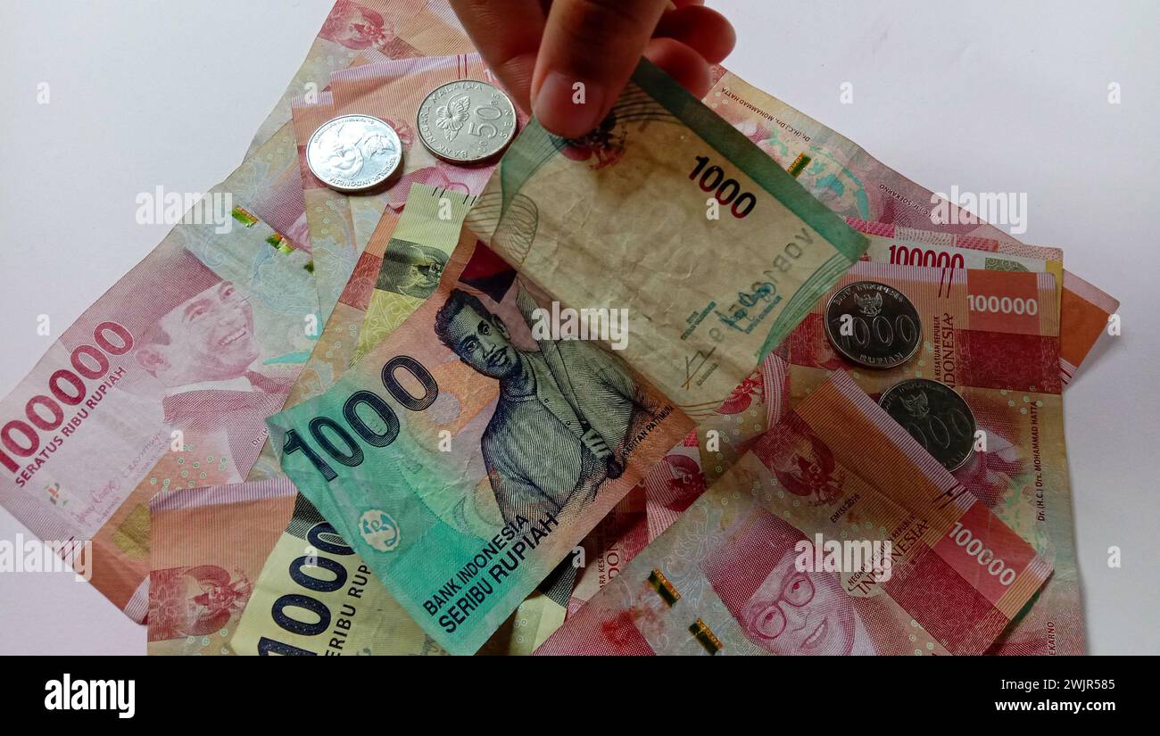 Indonesian rupiah coins hi-res stock photography and images - Page 2 - Alamy
