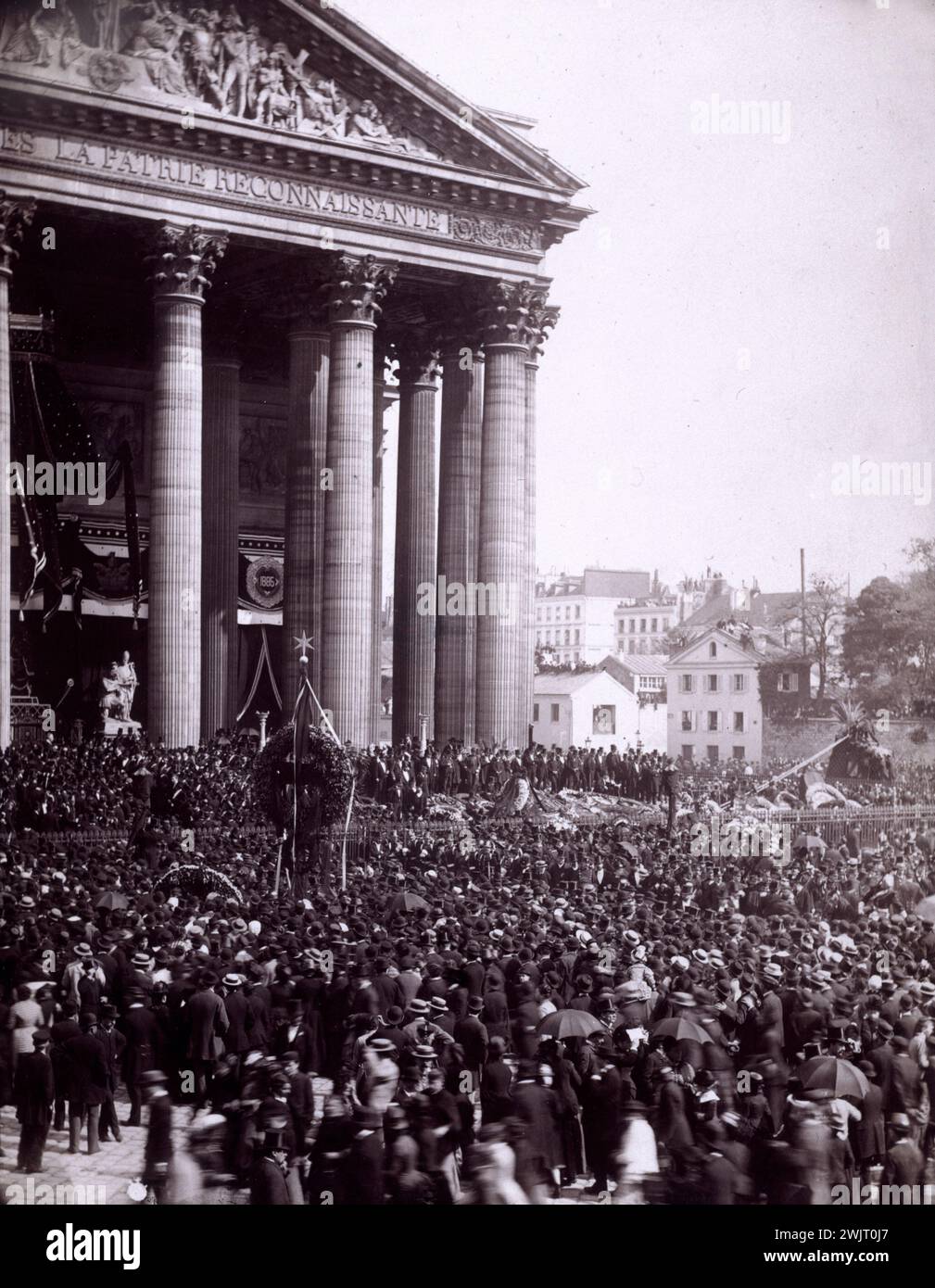 Photo Pantheon et rue Soufflot à Paris Guerre 39-45 Photo Pantheon et rue Soufflot à Paris Guerre 39-45