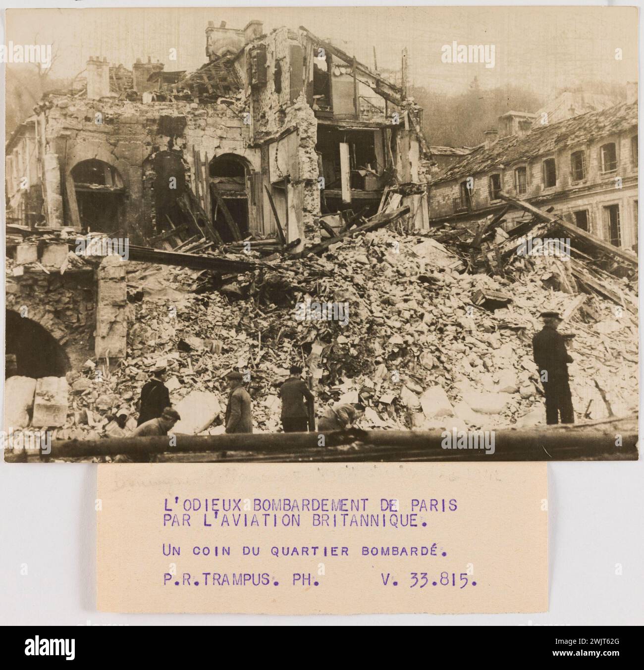 1943 photo immeuble bombardé Paris / bombed building Paris 1943 photo immeuble bombardé Paris / bombed building Paris