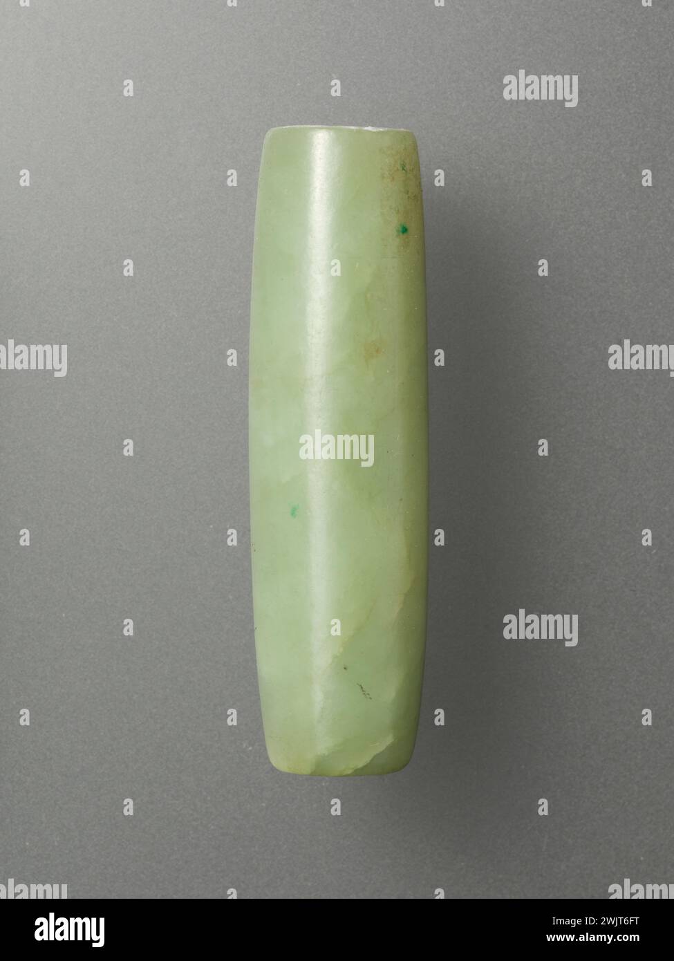 Manche '. Jade. China, Neolithic. Paris, Cernuschi museum. 72199-21 Jade, handle, neolithic period Stock Photo