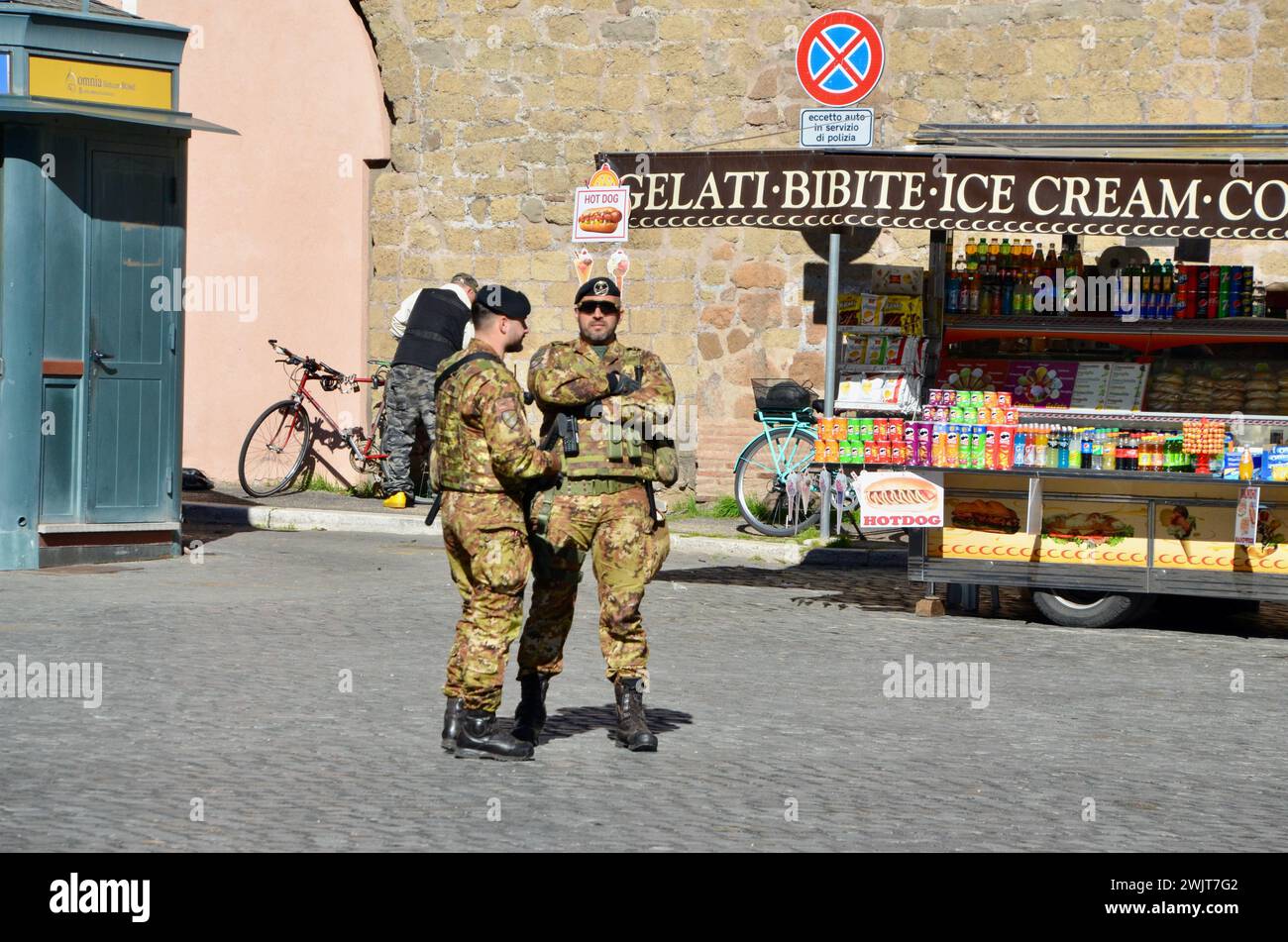 Italian Troops armed Italian soldiers on the streets of the vatican city rome capital ...