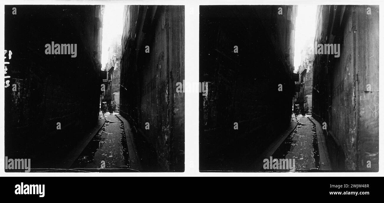 Rue Brisemiche, Paris (IVth arr.). May 13, 1928. Stereoscopic view. Paris, Carnavalet museum. 53416-11 IVEME IV 4th 4th 4th arrondissement, Le Marais, Marais district, rue Brisemiche, Stereo, Stereoscopic view Stock Photo