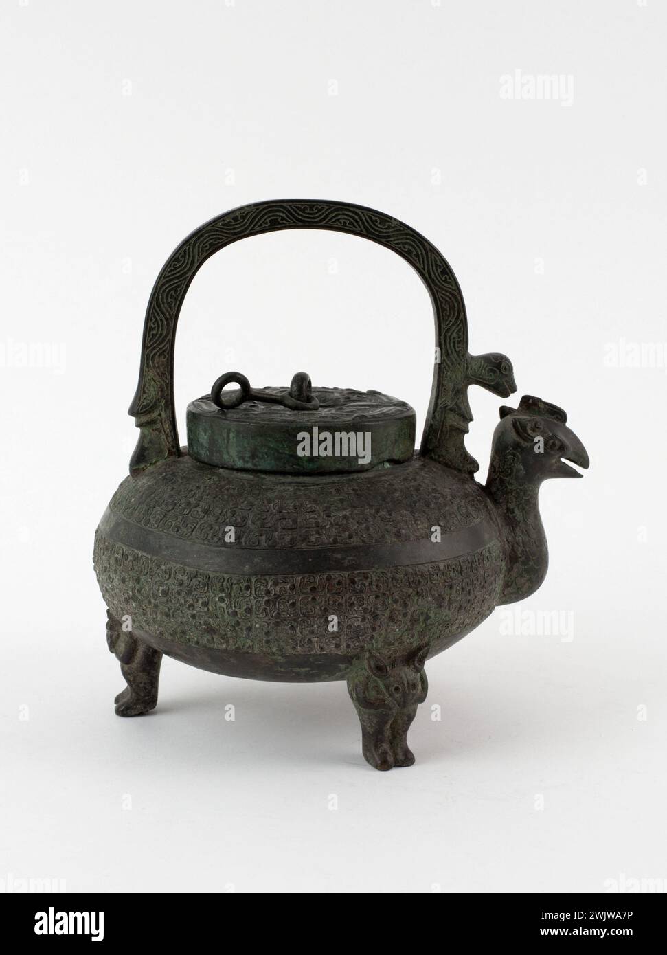 Tea-pot. Bronze. China. Paris, Cernuschi museum. 71127-4 Anse, Chinese ...