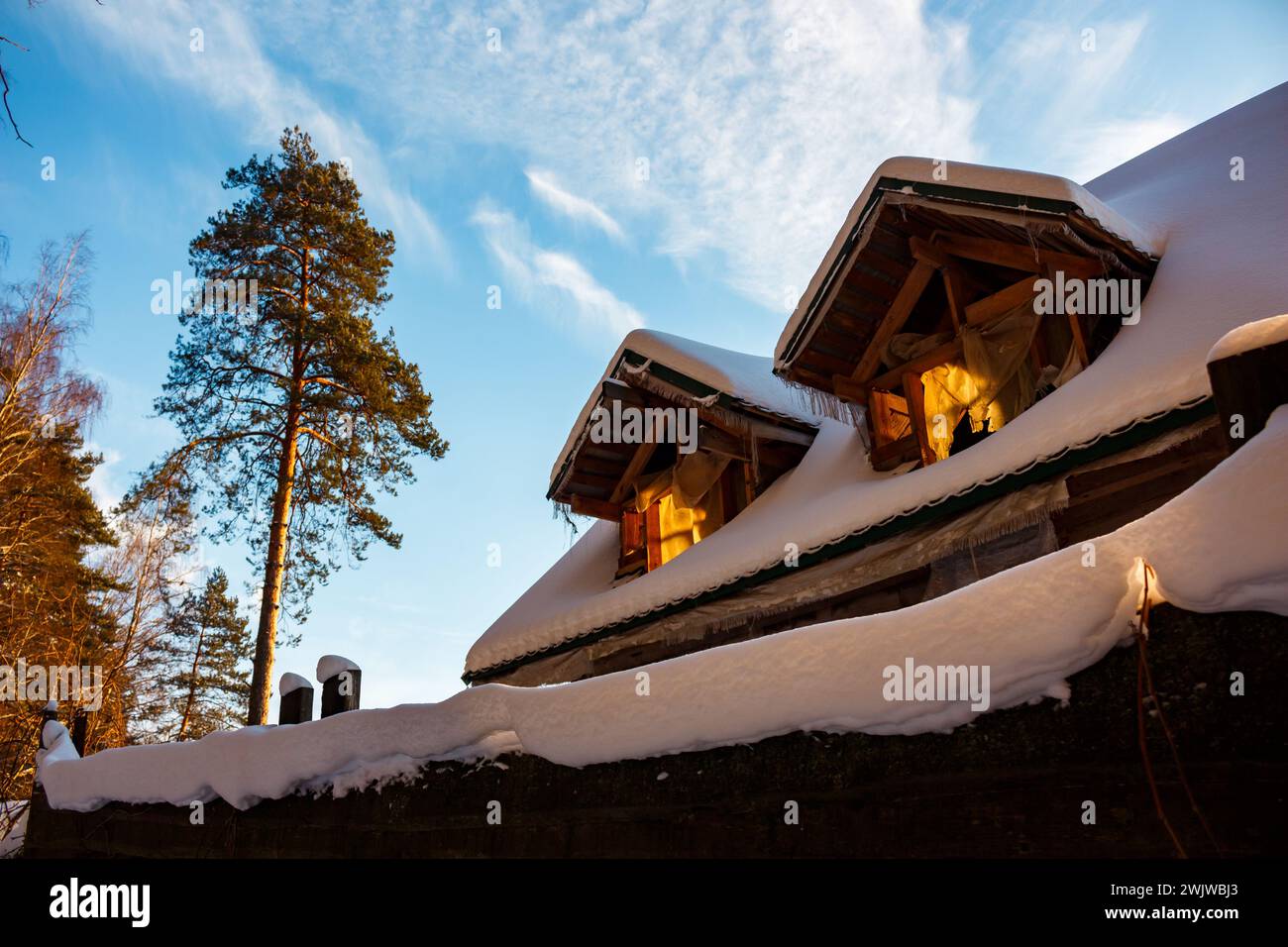 The roof of an unfinished country house covered with snow Stock Photo ...