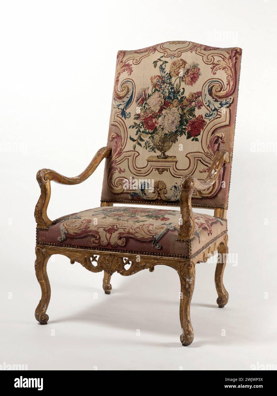 Armchair. Sculpted and gilded wood, around 1720. Paris, Carnavalet ...