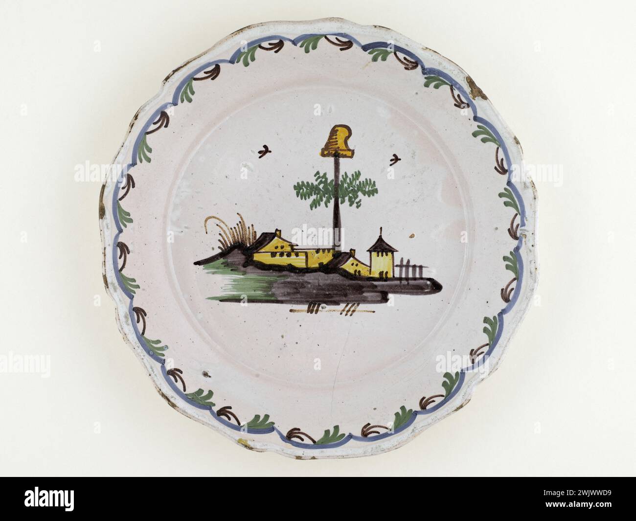 Anonymous. Plate at the Tree of Liberty. Earthenware. 1792-1793. Paris, Carnavalet museum. 72429-49 Tree, Phrygian Bonnet, Faience, Liberte, Revolutionary Periode, French Revolution, Plate Stock Photo