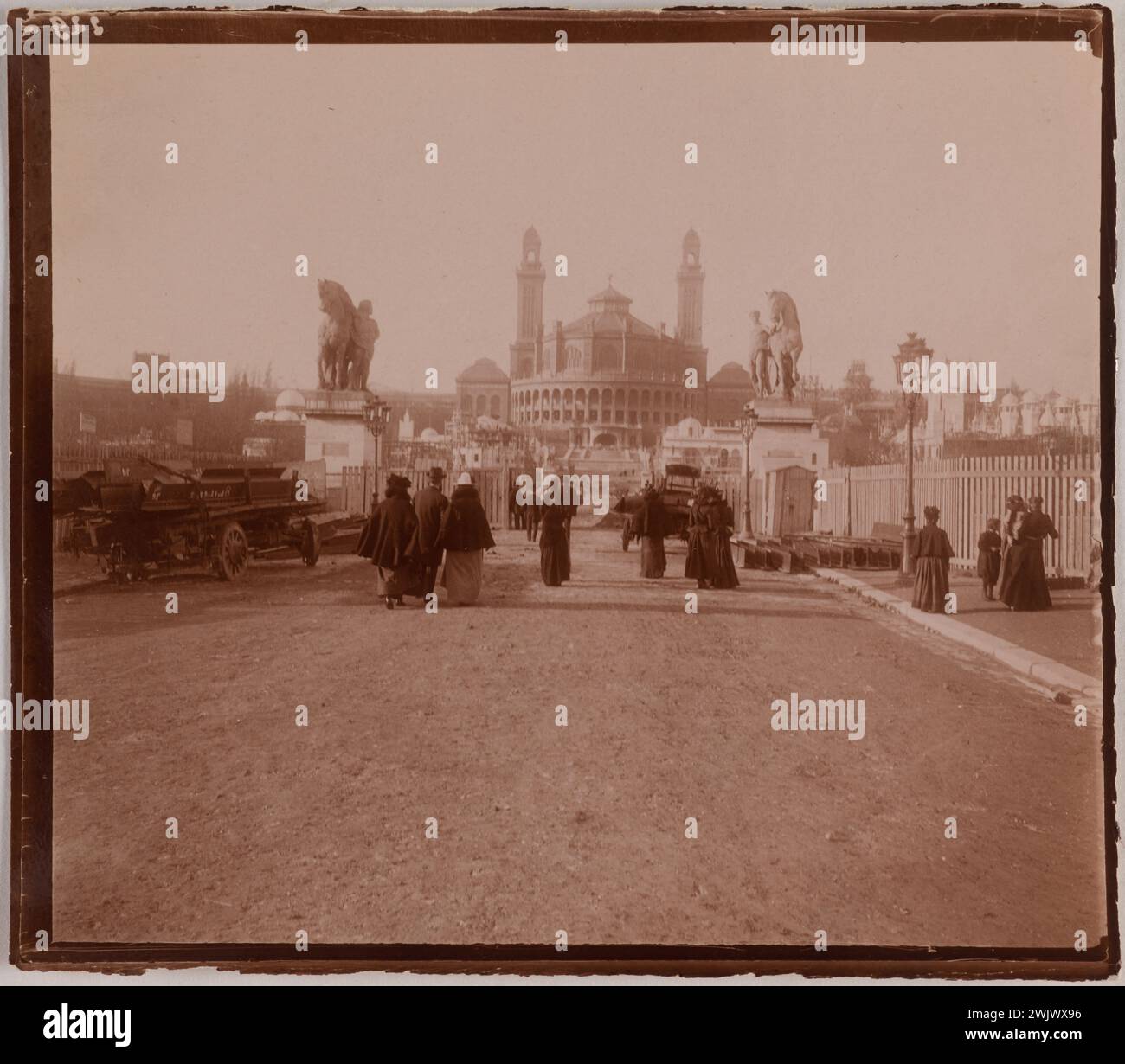 Vue panoramique de l'exposition universelle de 1900 Stock Photo - Alamy