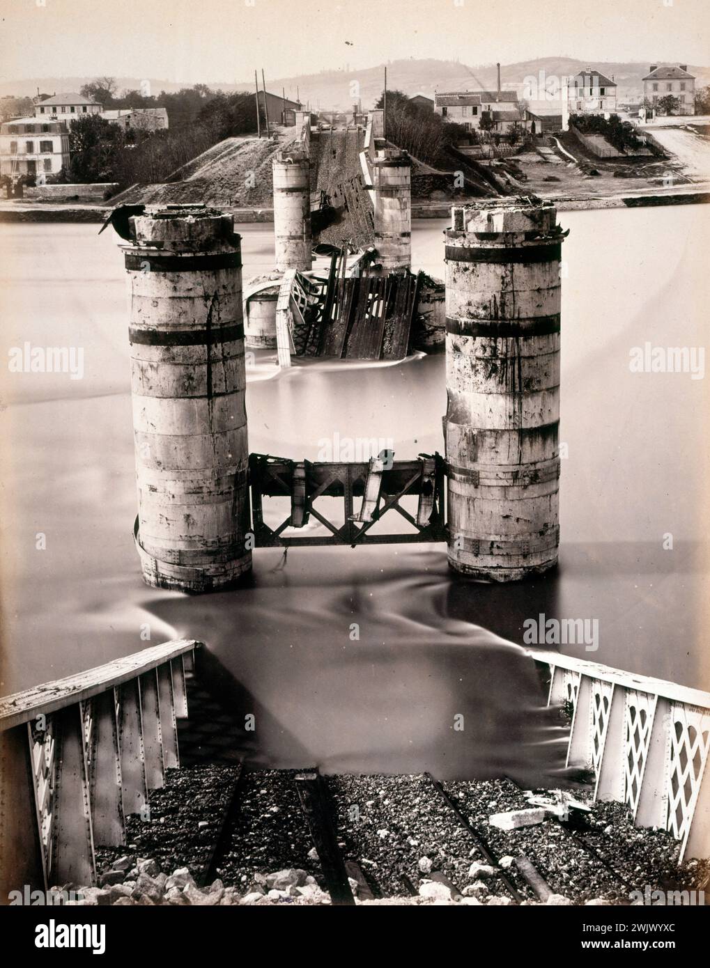 J. Andrieu. 'War disasters: the Argenteuil bridge'. Paris, Carnavalet museum. 36326-9 1940), Argenteuil, commune la (March-May 1871), third republic (1870, XIX th century, destruction, bridge Stock Photo