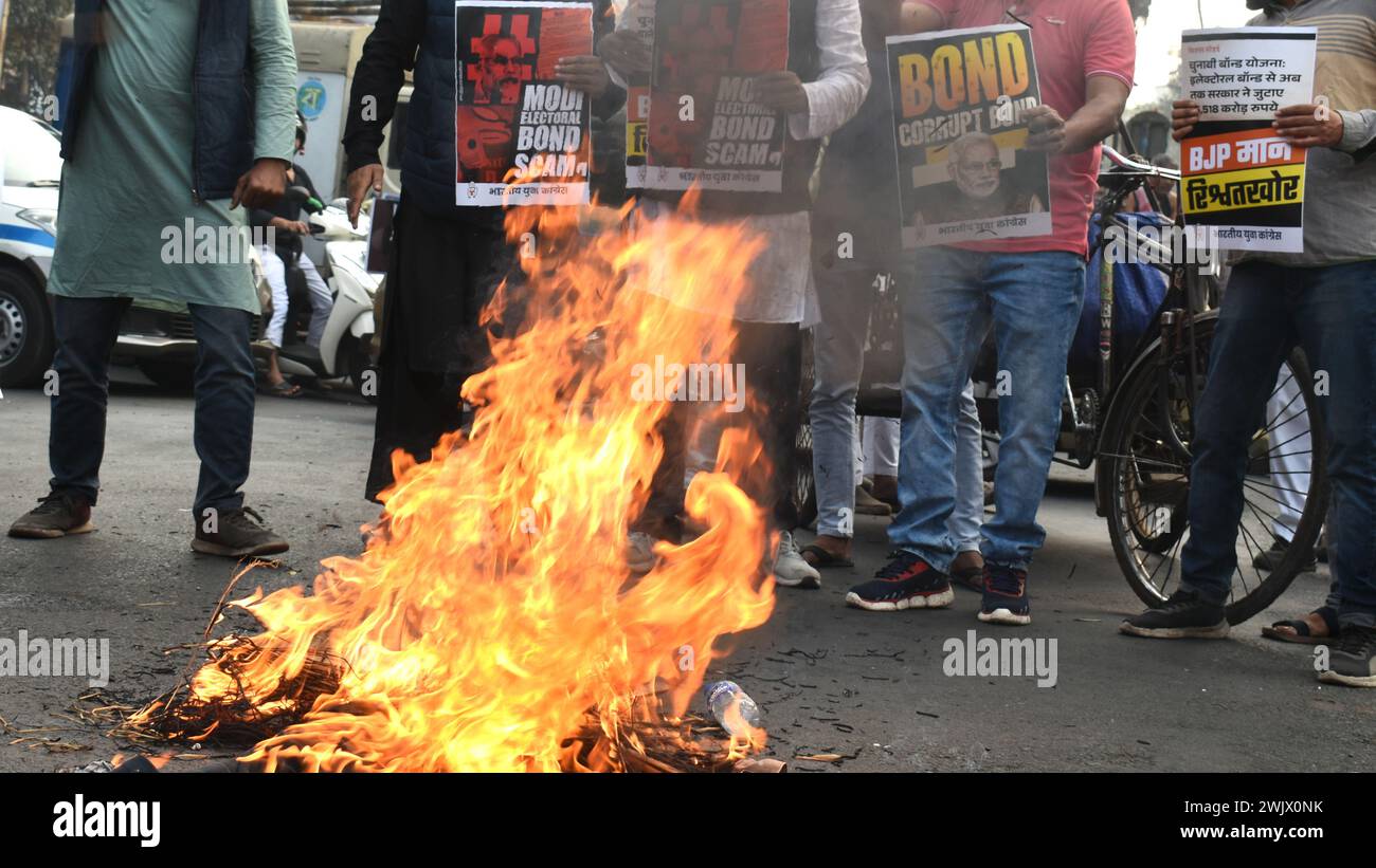 Kolkata, West Bengal, India. 17th Feb, 2024. India's largest opposition India National Congress (INC) party activists demonstrate to protest the Central Government's suspension of the National Congress's account and the Sandeshkhali incident. An effigy of Indian Prime Minister Narendra Modi was burnt. (Credit Image: © Sayantan Chakraborty/Pacific Press via ZUMA Press Wire) EDITORIAL USAGE ONLY! Not for Commercial USAGE! Credit: ZUMA Press, Inc./Alamy Live News Stock Photo