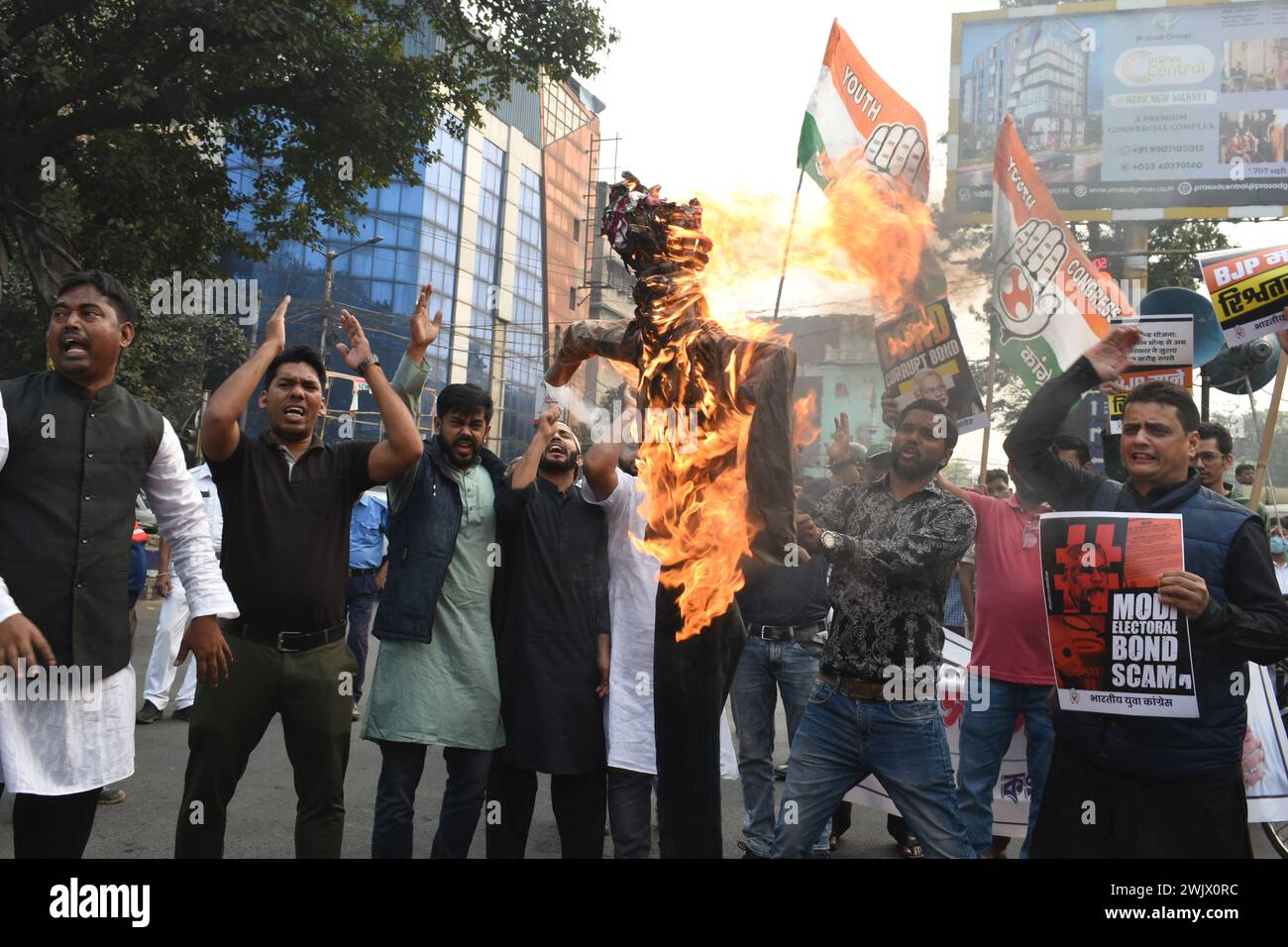 Kolkata, West Bengal, India. 17th Feb, 2024. India's largest opposition India National Congress (INC) party activists demonstrate to protest the Central Government's suspension of the National Congress's account and the Sandeshkhali incident. An effigy of Indian Prime Minister Narendra Modi was burnt. (Credit Image: © Sayantan Chakraborty/Pacific Press via ZUMA Press Wire) EDITORIAL USAGE ONLY! Not for Commercial USAGE! Credit: ZUMA Press, Inc./Alamy Live News Stock Photo