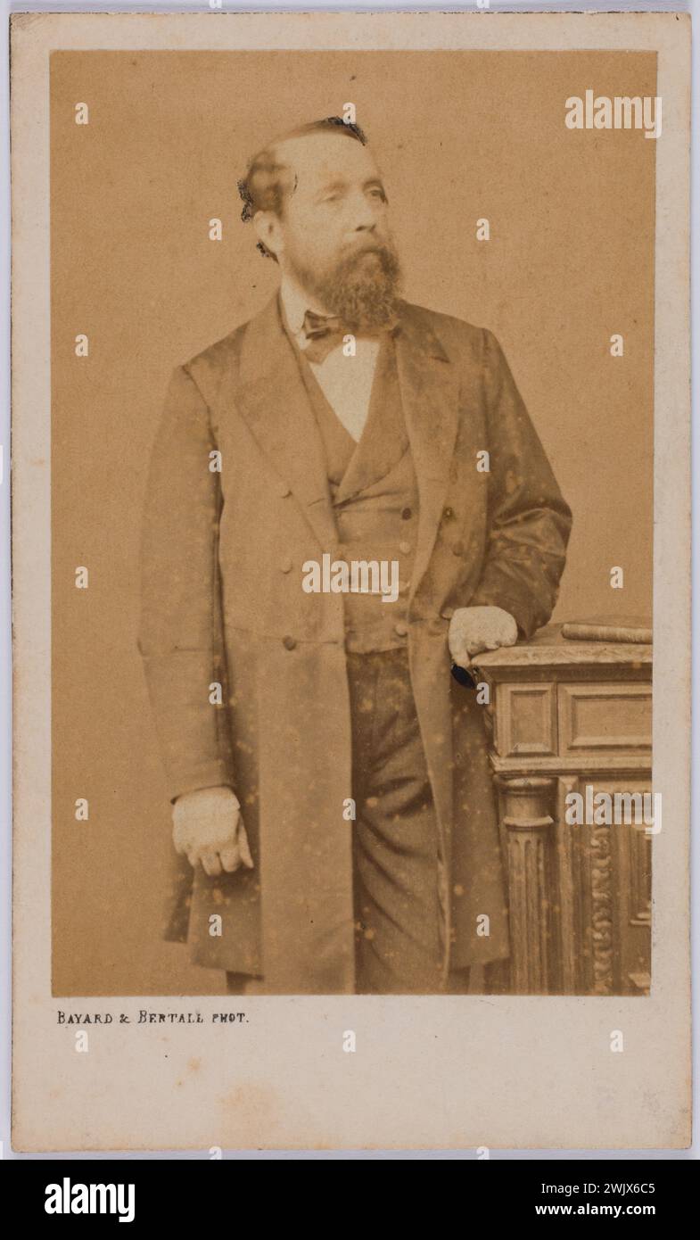Man with a beard and bow tie '. Photography of Bayard and Bertall (active from 1862 to 1904). Draw on albumin paper. Paris, Maison de Victor Hugo. 144422-14 Portrait, 19th XIXth XIX 19th 19th 19 Center Stock Photo