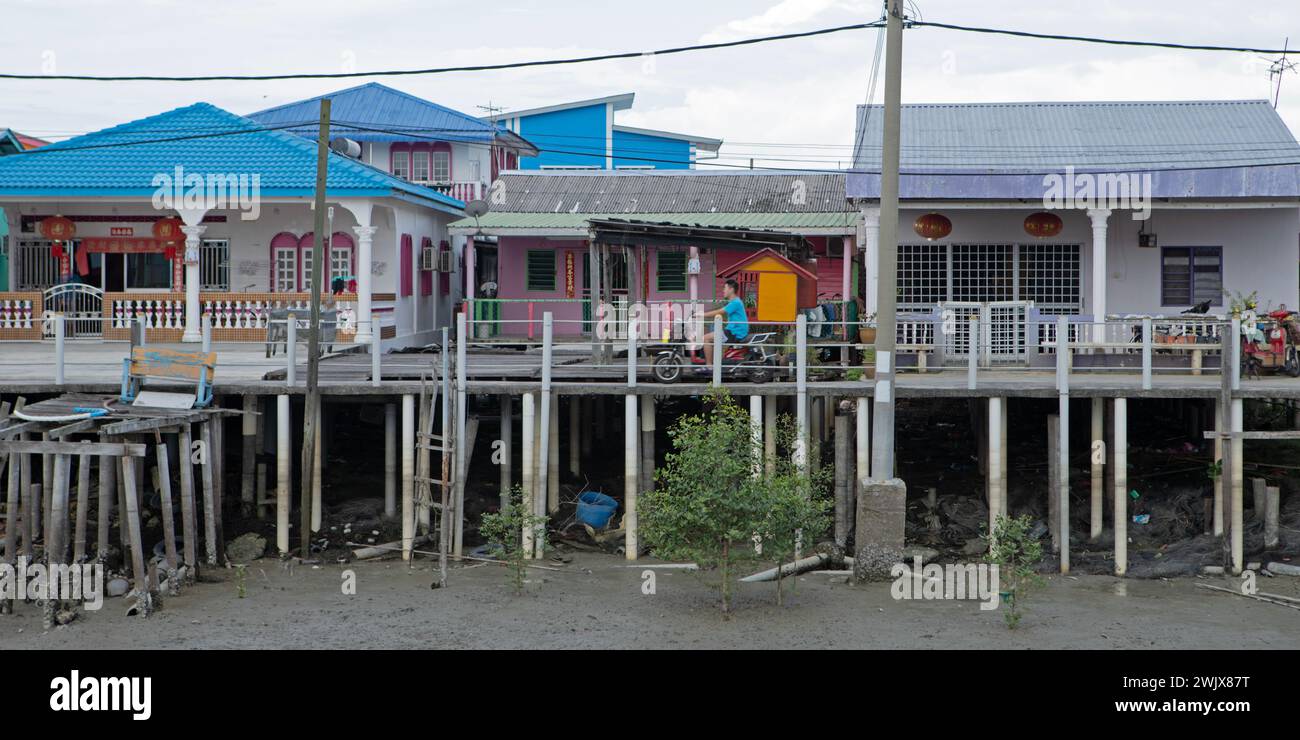 Pulau Ketam Crab Island fisherman Village Malaysia Stock Photo - Alamy