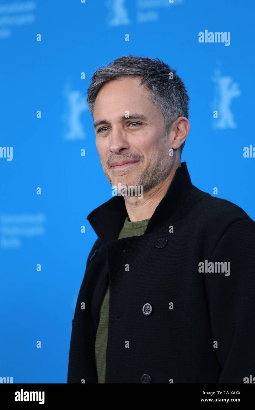 Berlin, Germany, 17th February 2024, Actor Gael García Bernal at the photo call for the film Another End at the 74th Berlinale International Film Festival. Photo Credit: Doreen Kennedy / Alamy Live News. Stock Photo