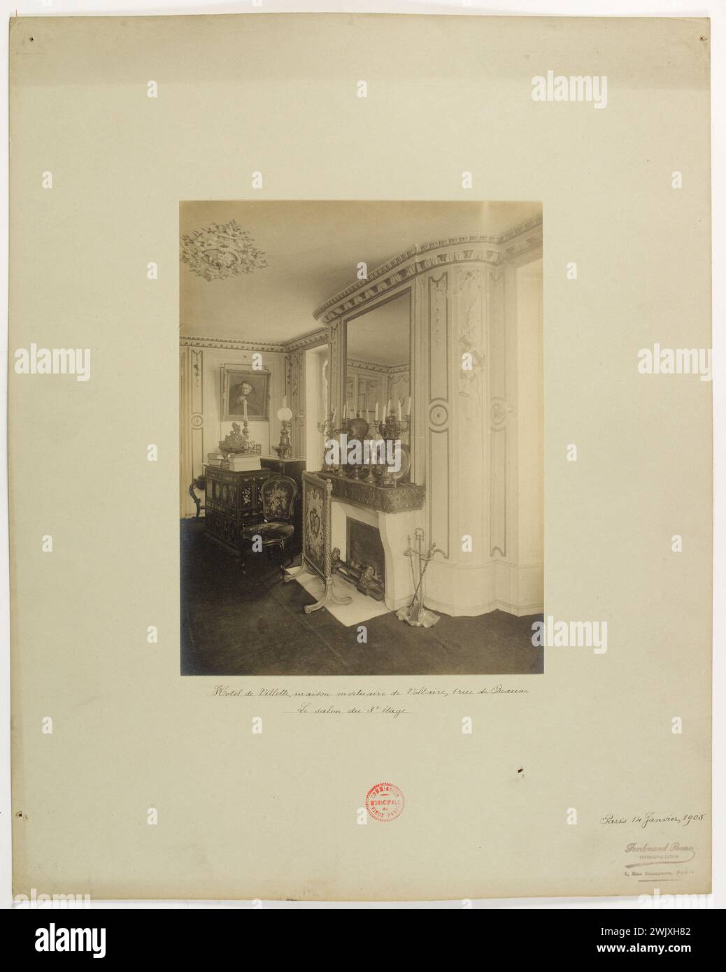 Salon on the 3rd floor of the Hôtel de Villette, mortuary house in Voltaire, 1 rue de Beaune. Paris (7th arr.). Photograph by Ferdinand Roux. Gelatino-silver-bromide draw, January 14, 1905. Paris, Carnavalet museum. 123100-21 Stock Photo