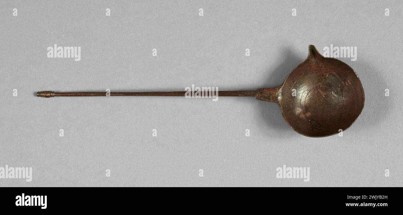 Small ladle (common name), -276. Copper alloy. Carnavalet museum ...