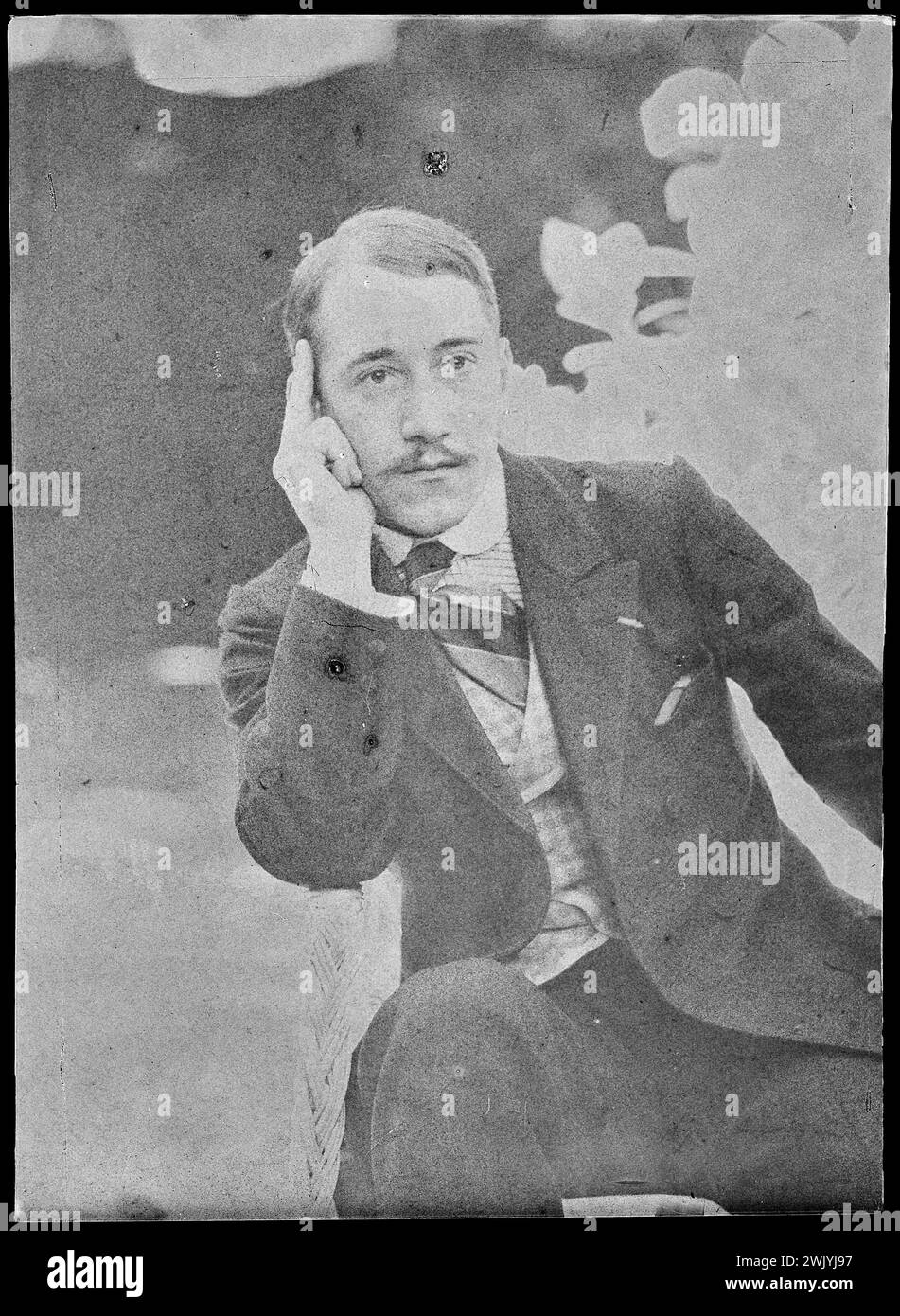 Ernest Psichari in Rosmapamon, around 1912 (common name). Glass photographic plate. Museum of Romantic Life. Stock Photo